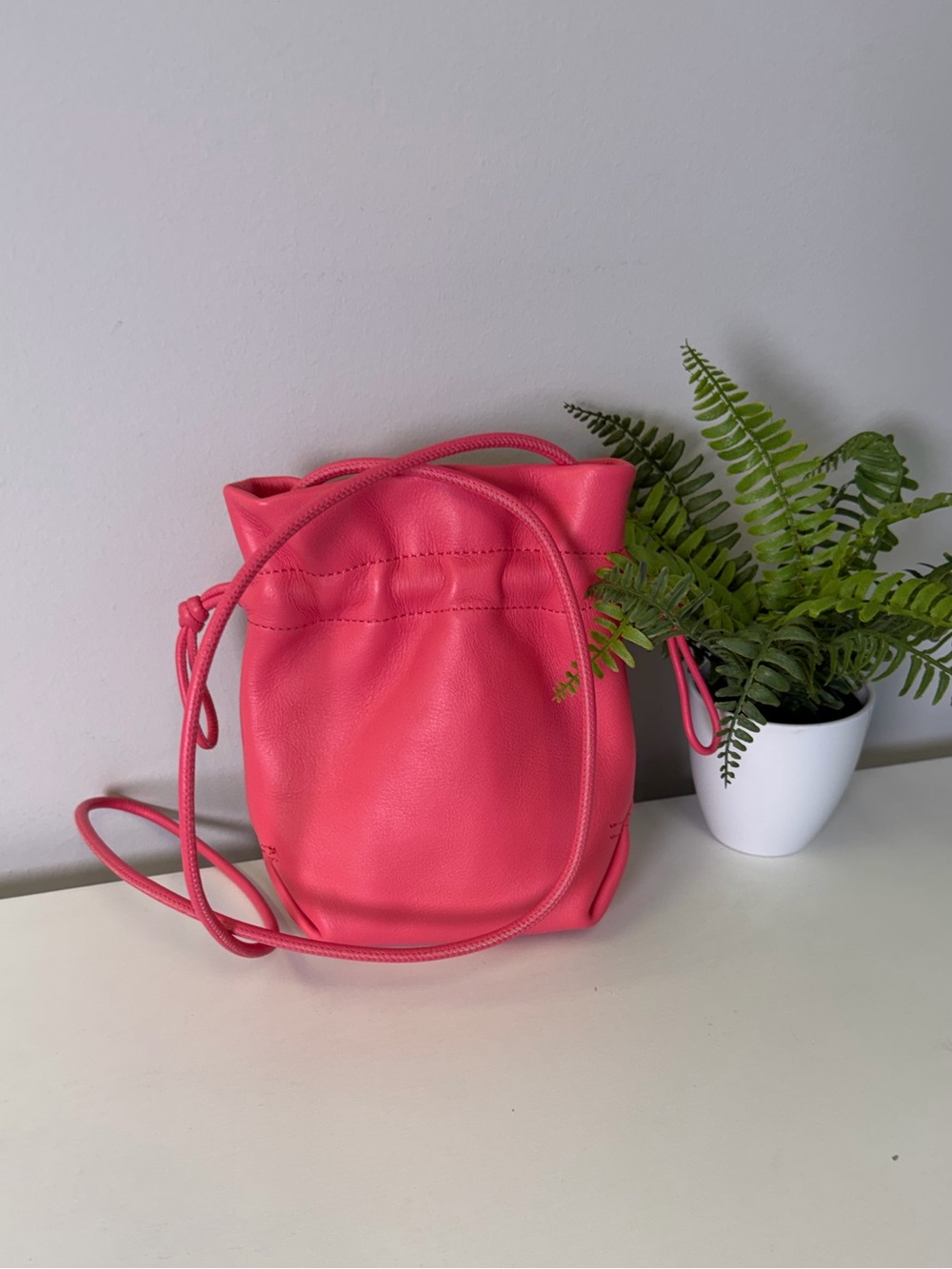 NWT J. Crew Lisbon drawstring bag in leather coral Bucket Crossbody Bag - Picture 4 of 6